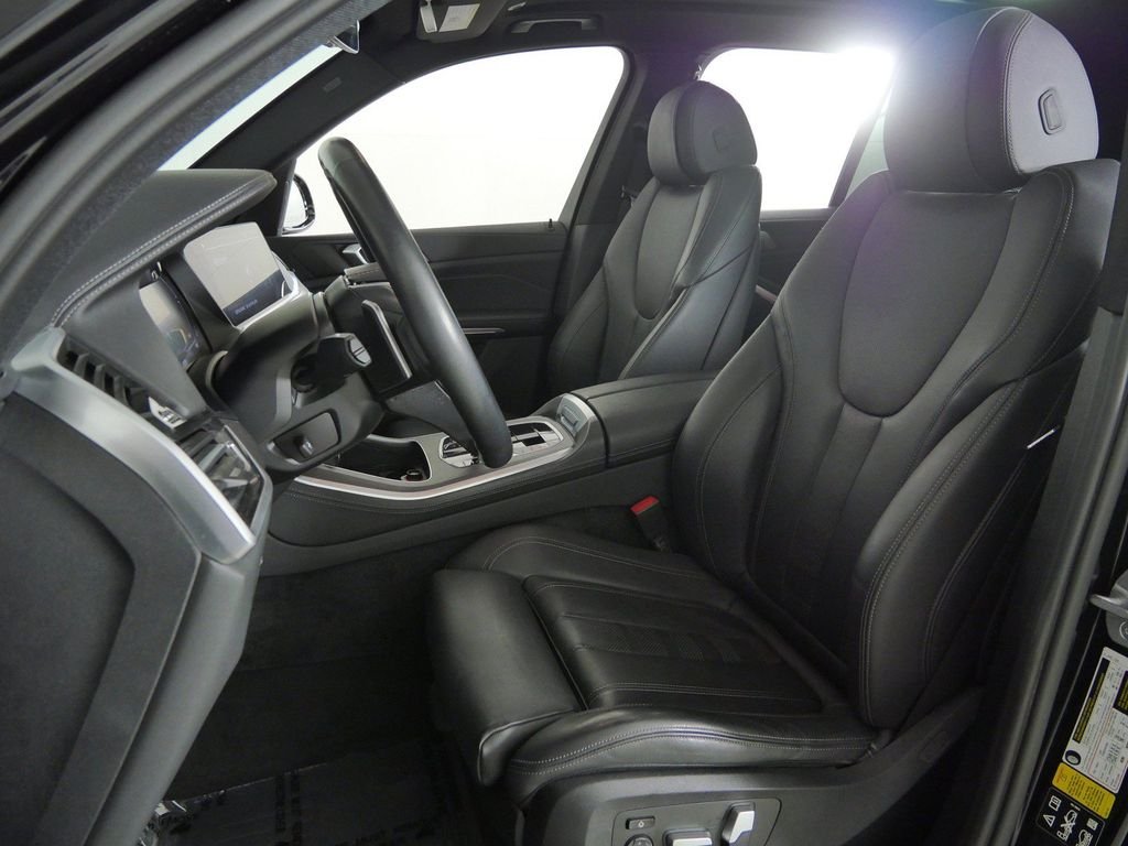 Used 2022 Black Sapphire Metallic BMW xDrive40i image 36