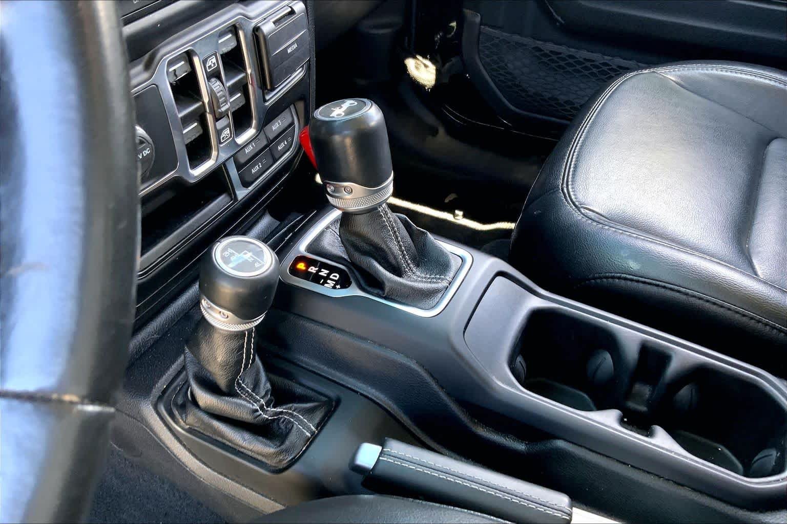 Used 2020 Black Clearcoat Jeep Sahara image 16
