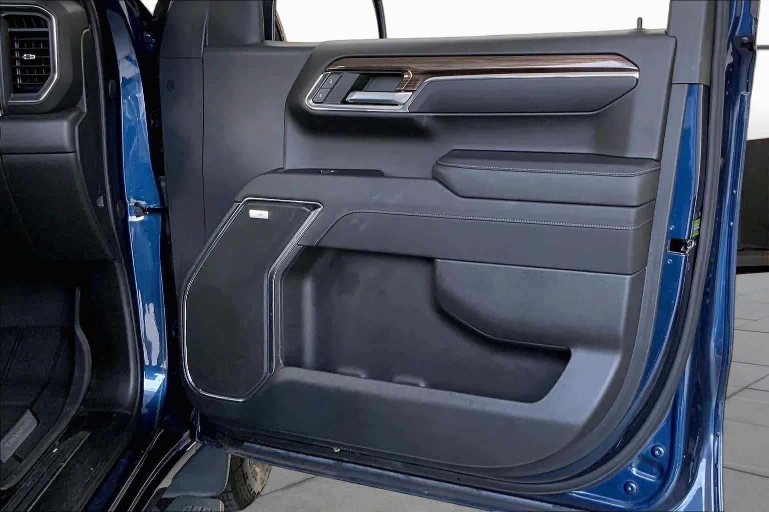 Used 2023 Northsky Blue Metallic Chevrolet RST image 23
