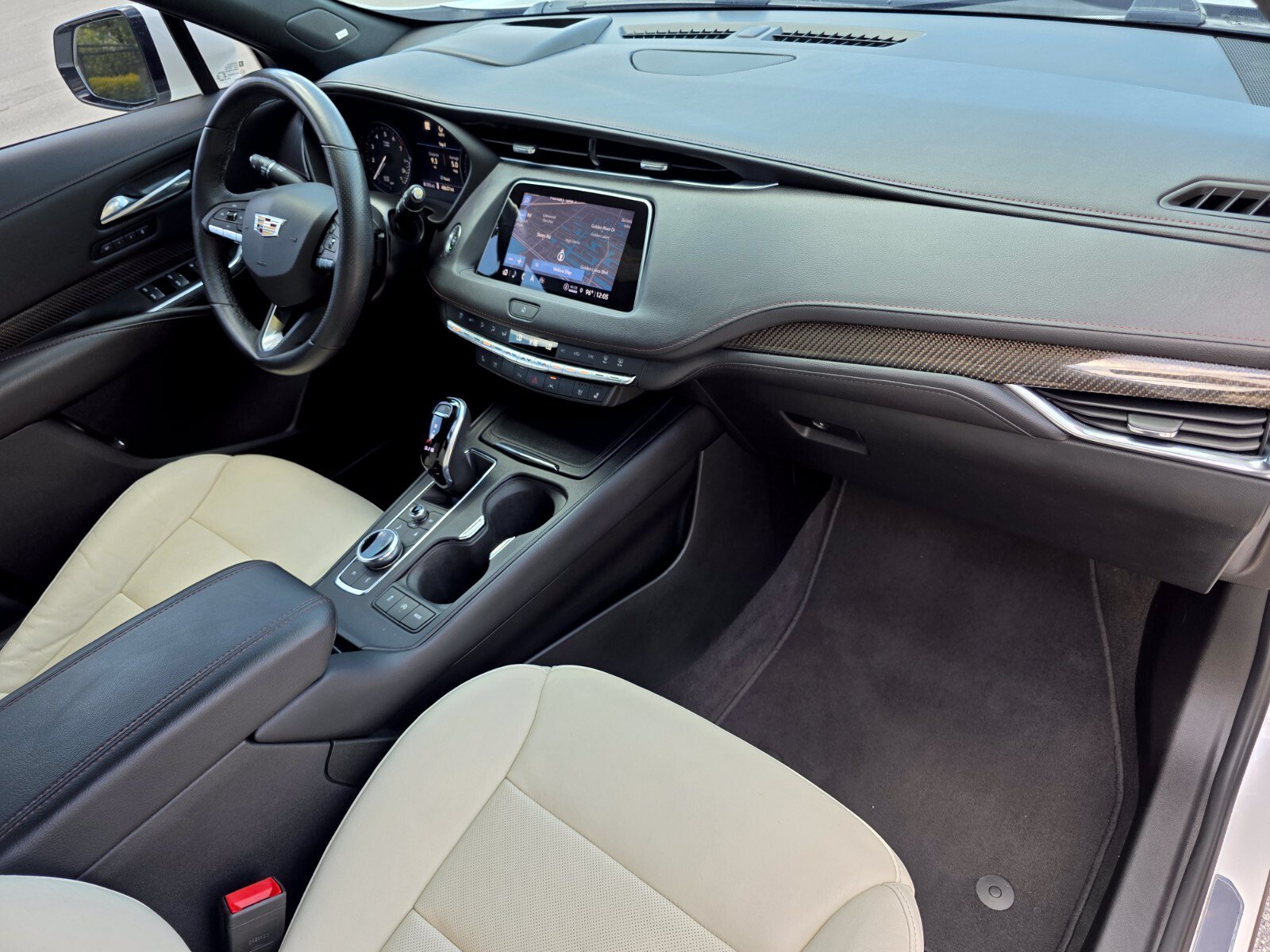 Used 2022 Crystal White Tricoat Cadillac FWD Sport image 29