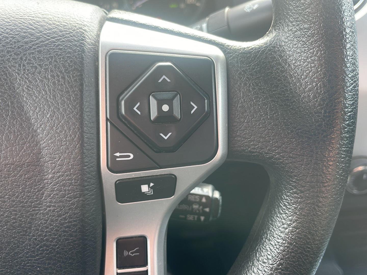 Used 2020 Voodoo Blue Toyota SR5 image 3