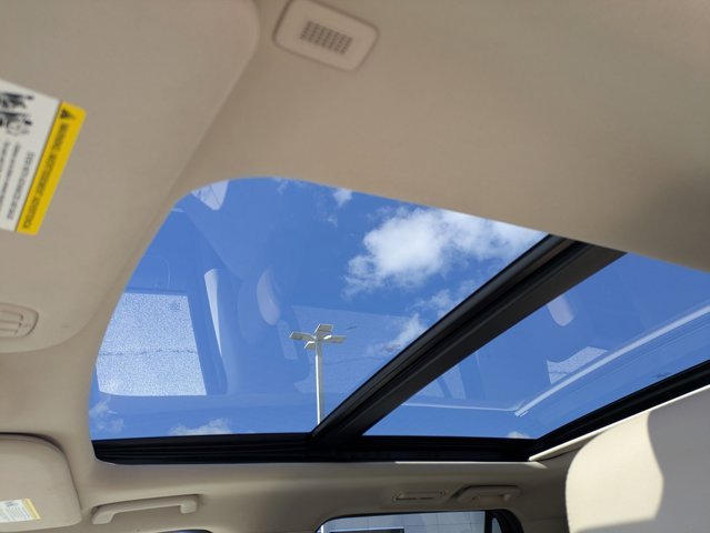 Used 2023  Ford  image 22