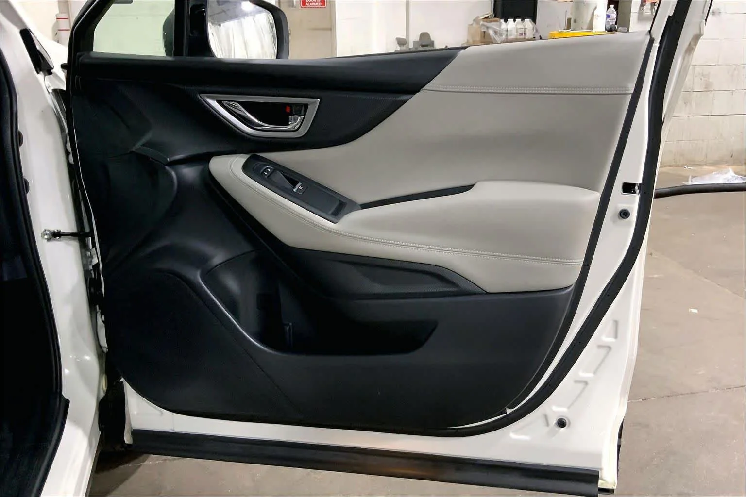 Used 2019 Crystal White Pearl Subaru Limited image 44