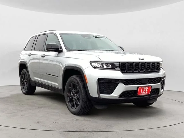 New 2026 Silver Jeep LAREDO ALTITUDE 4X4 image 8