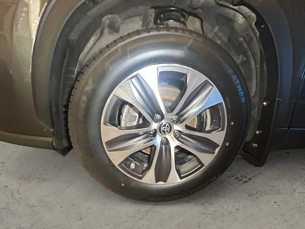 Used 2022 Magnetic Gray Metallic Toyota XLE image 14