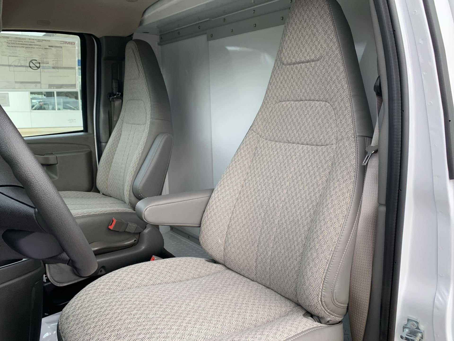 New 2025 Summit White GMC 1WT image 28