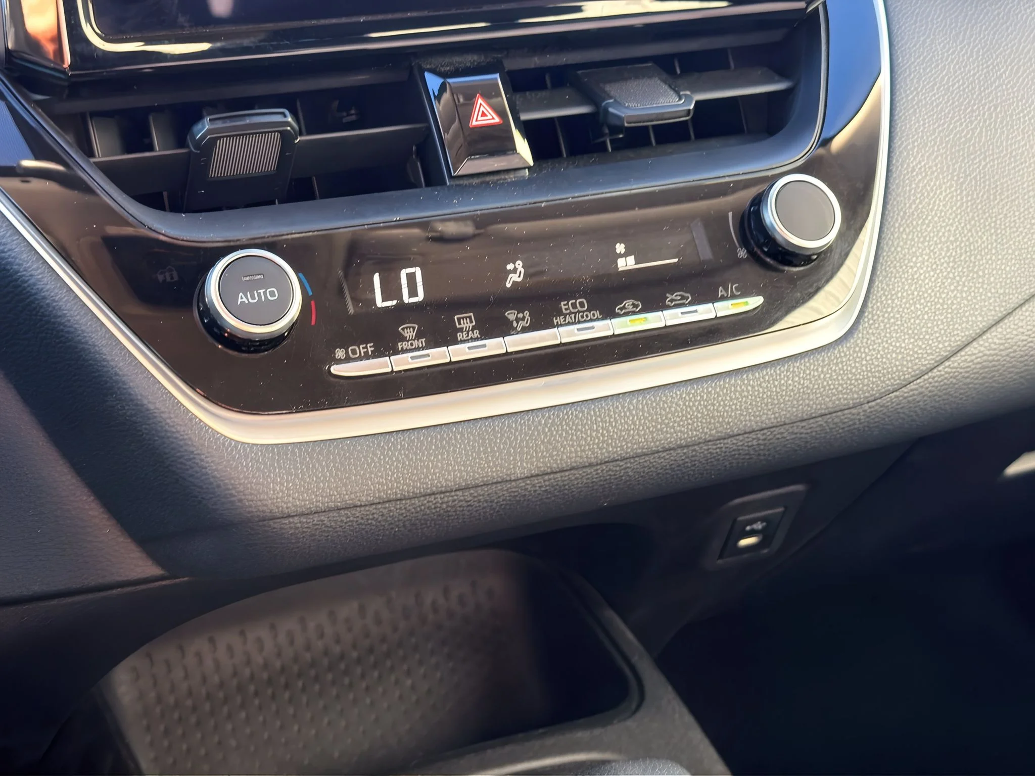2025 Toyota Corolla LE - Photo 23