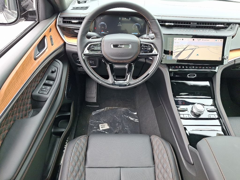 New 2026 Baltic Gray Metallic Clear-Coat Exterior Paint Jeep Summit image 8