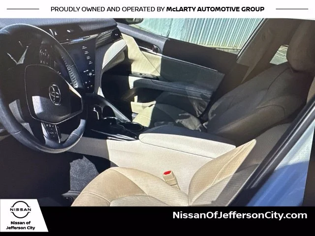 Used 2020 Beige Toyota XLE image 6
