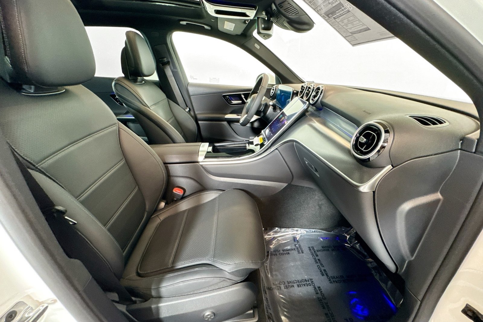 New 2026 Polar White Mercedes-Benz GLC 300 image 26