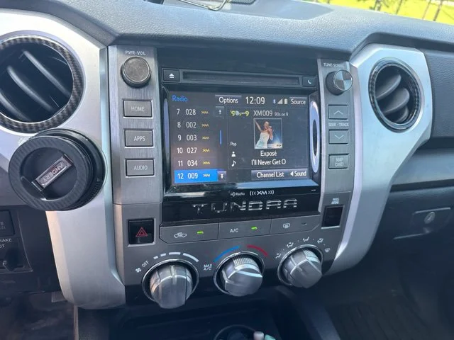 Used 2018 Gray Toyota SR5 image 11