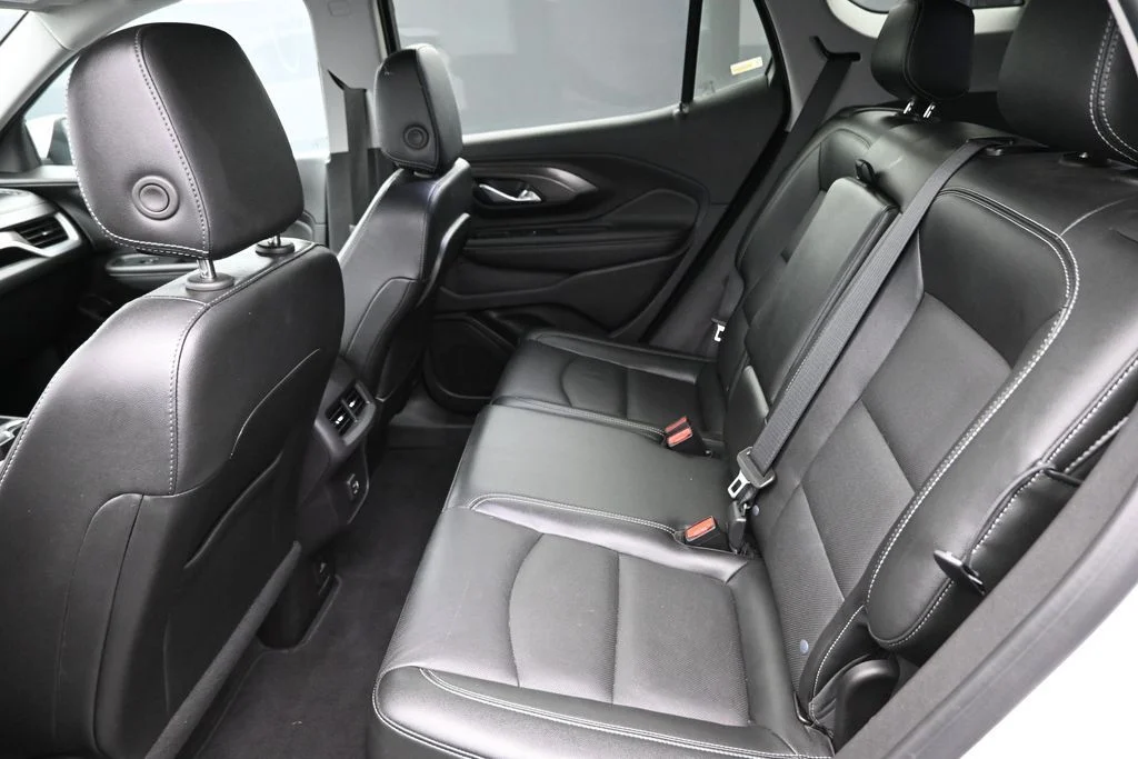Used 2024 White GMC SLT image 14