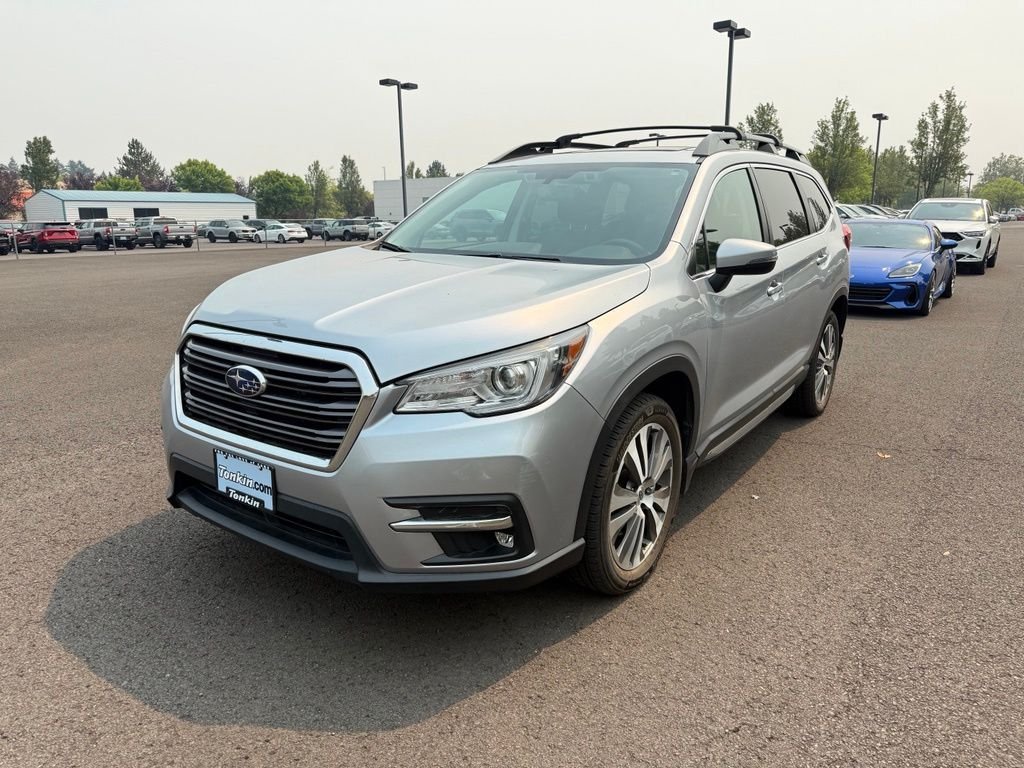 Used 2022 Ice Silver Metallic Subaru Limited image 2