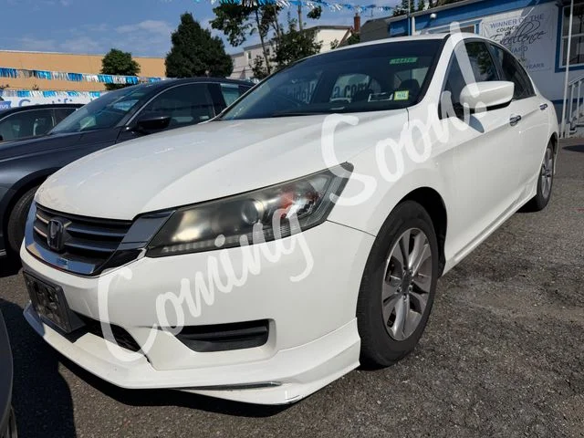 Used 2014 White Orchid Pearl Honda LX image 1