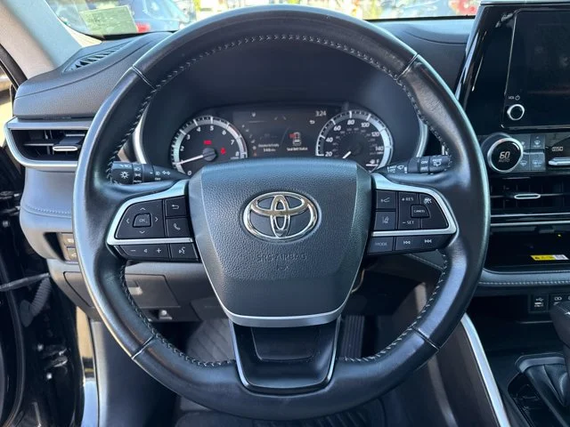 Used 2023 Midnight Black Metallic Toyota L image 20