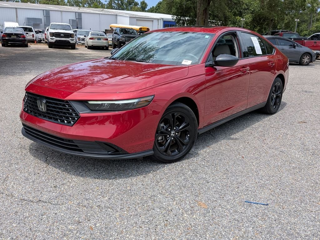 Used 2025 Red Honda SE image 1