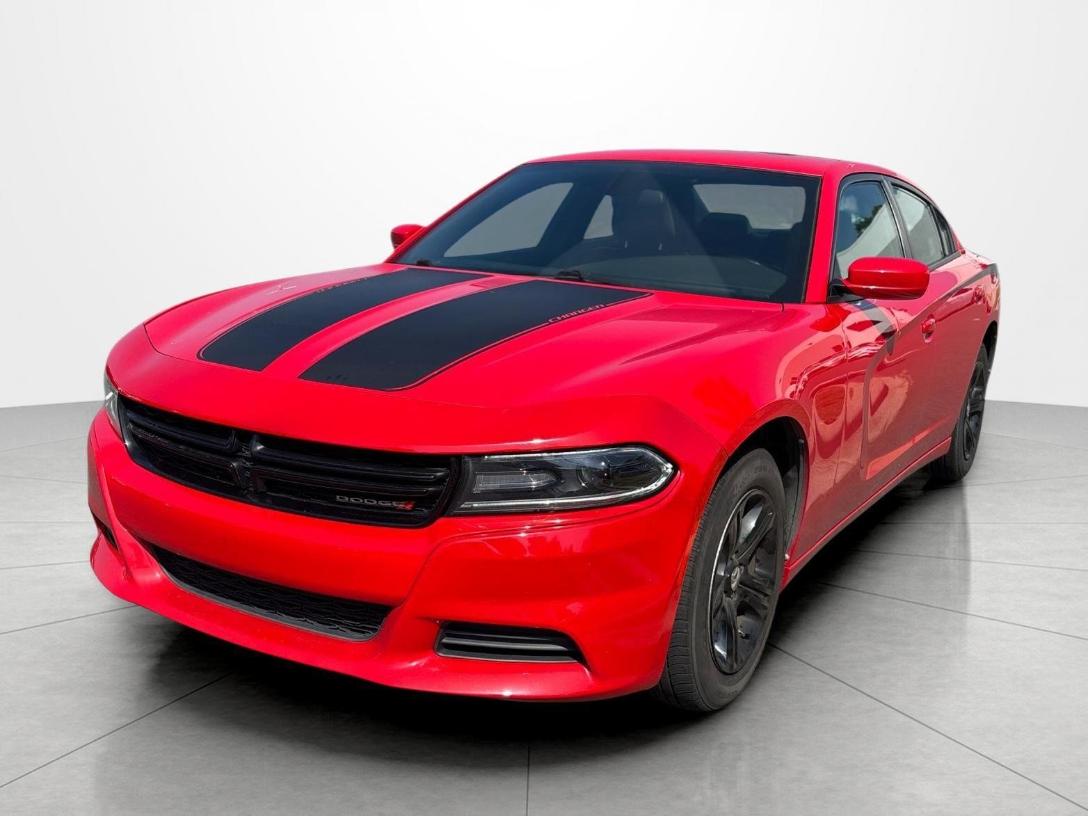 Used 2020 Torred Clearcoat Dodge SXT image 1