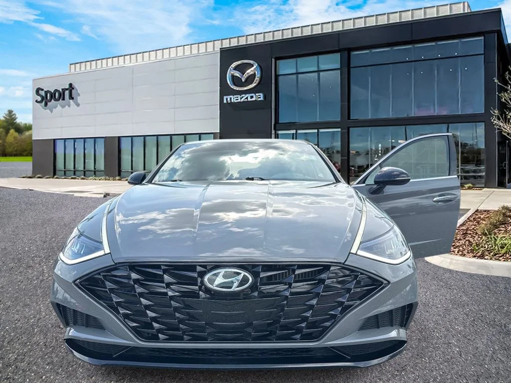 Used 2020 Gray Hyundai SEL Plus image 9