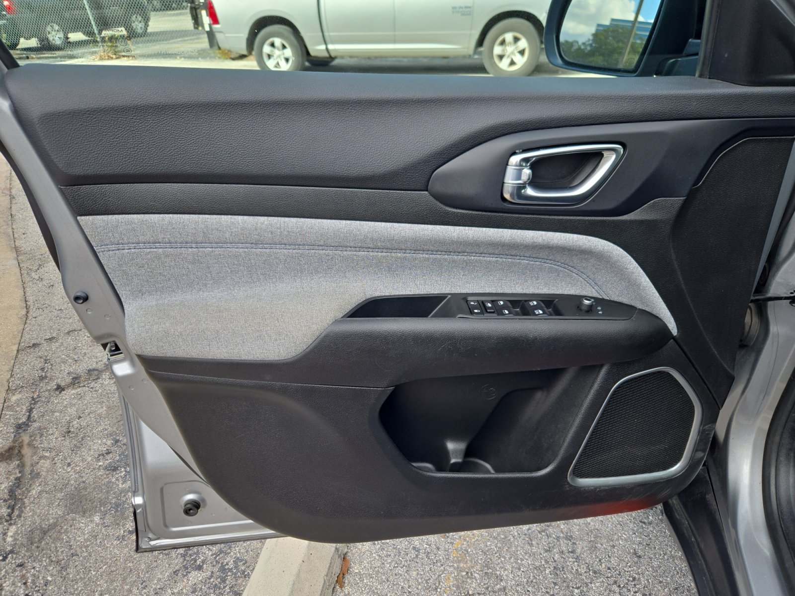 Used 2024 Sting-Gray Clearcoat Jeep Sport image 27