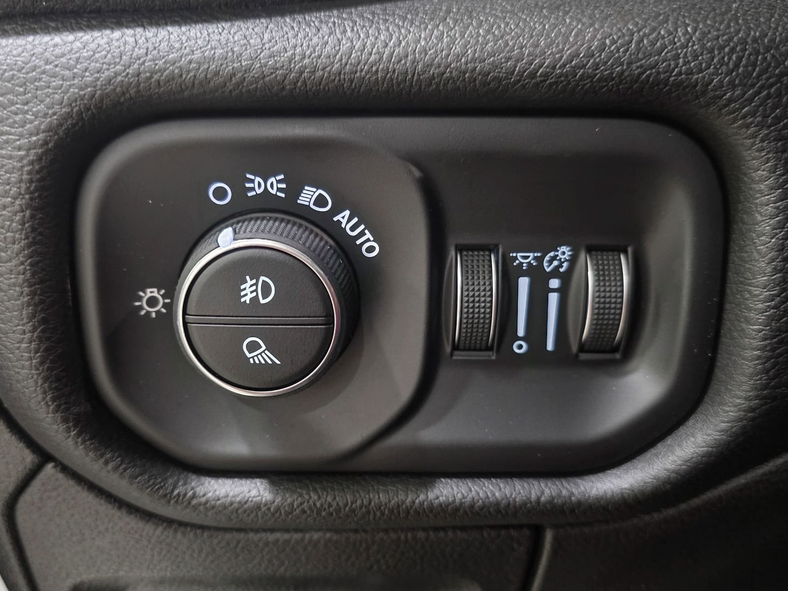 2026 RAM 1500 Laramie - Photo 26