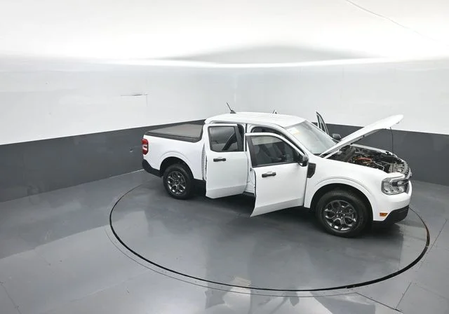 Used 2024 White Ford XLT image 41