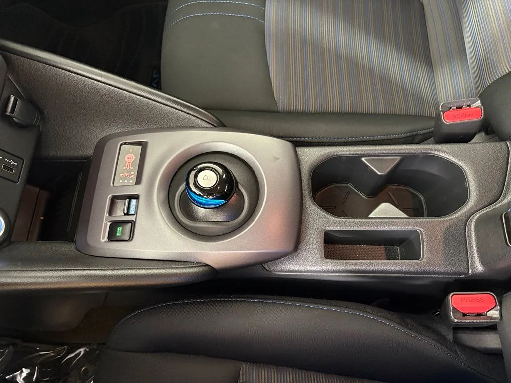 Used 2025 Gray Nissan S image 34