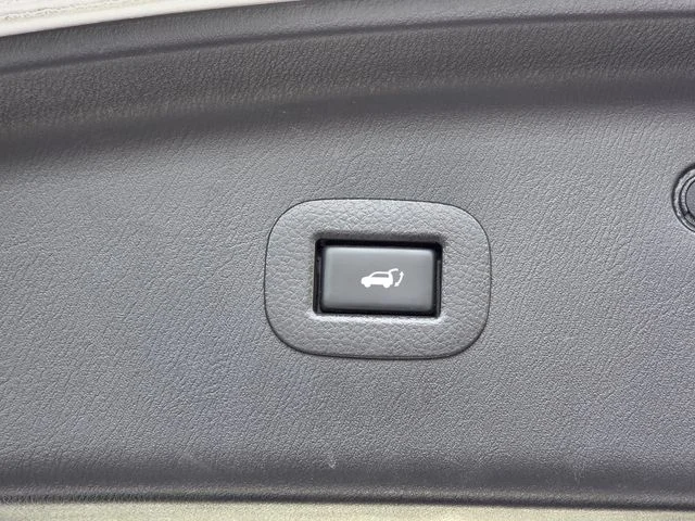 Used 2017 Liquid Platinum INFINITI THEATER PACKAGE image 35