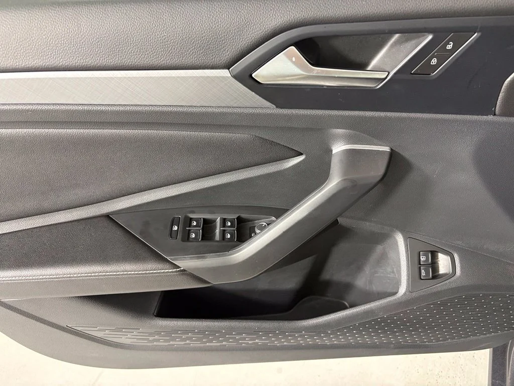 Used 2024 Gray Volkswagen 1.5T SE image 19