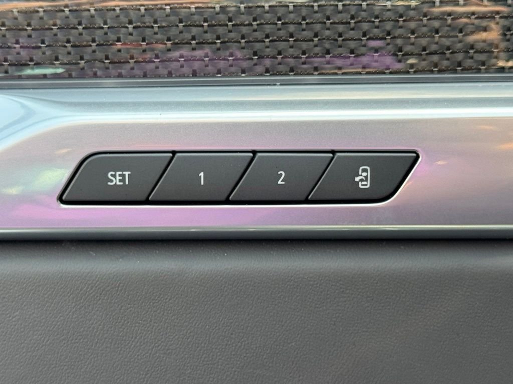 Used 2025 White Cadillac V-Series image 17
