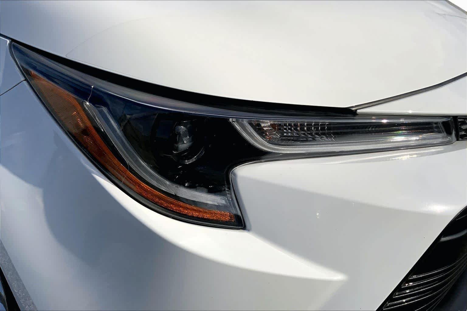 Used 2024 Ice Cap Toyota LE image 27