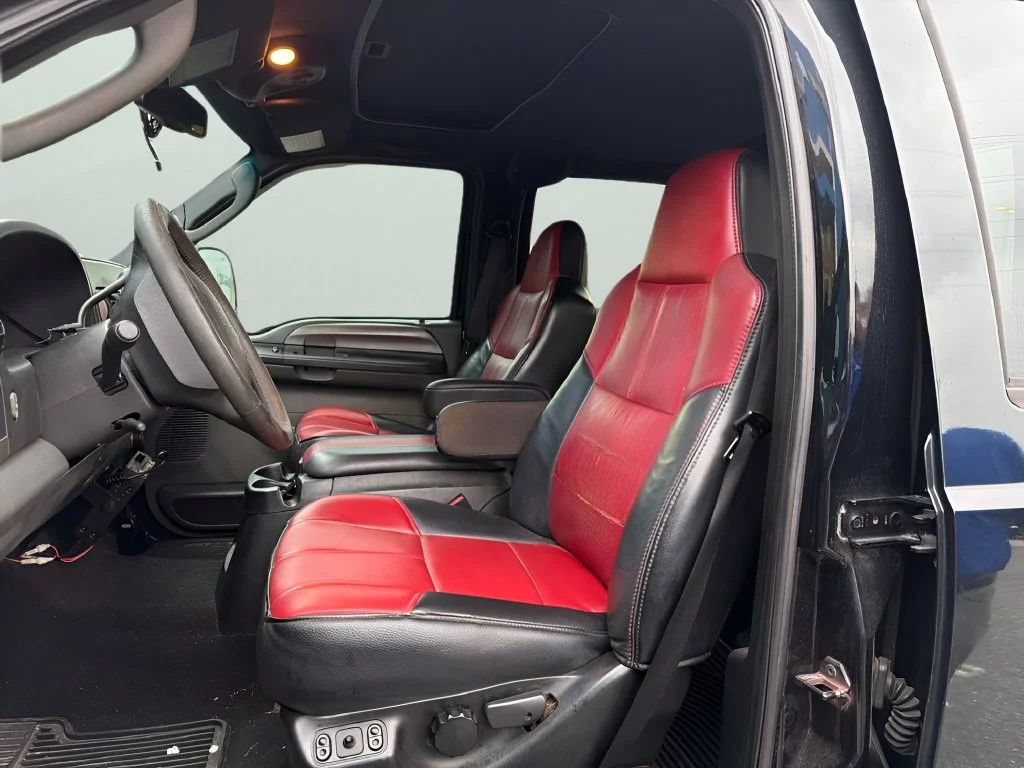 Used 2007  Ford XL image 6