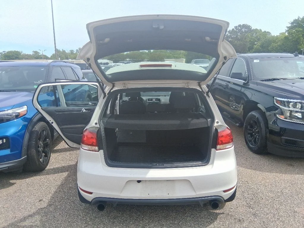 Used 2013 Black Volkswagen Base image 18