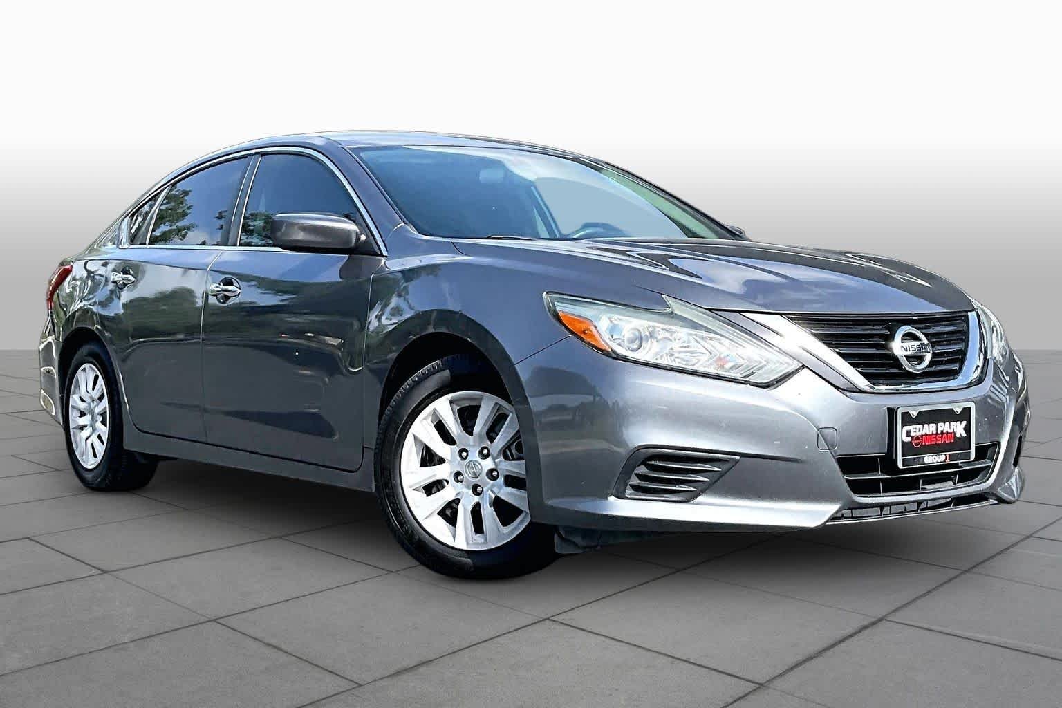 Used 2018 Gun Metallic Nissan 2.5 S image 3