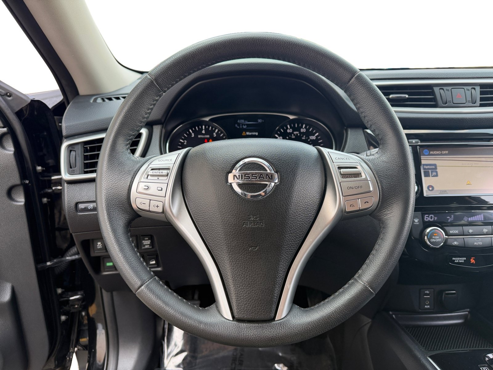 Used 2015 Super Black Nissan SL image 10