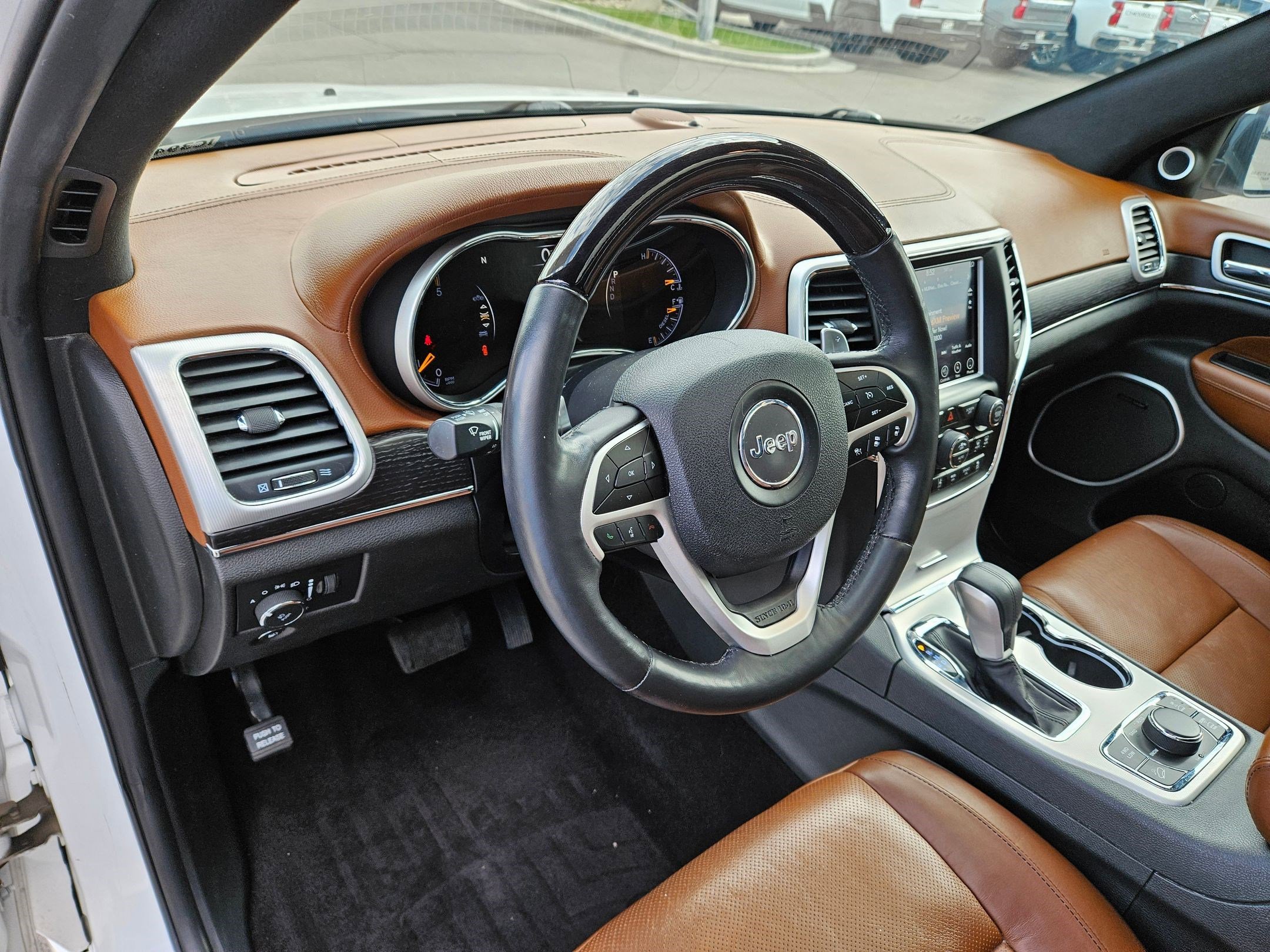 Used 2018 Ivory 3-Coat Jeep Summit image 14
