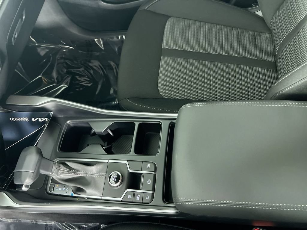 New 2026 Glacial White Pearl Kia LX image 21