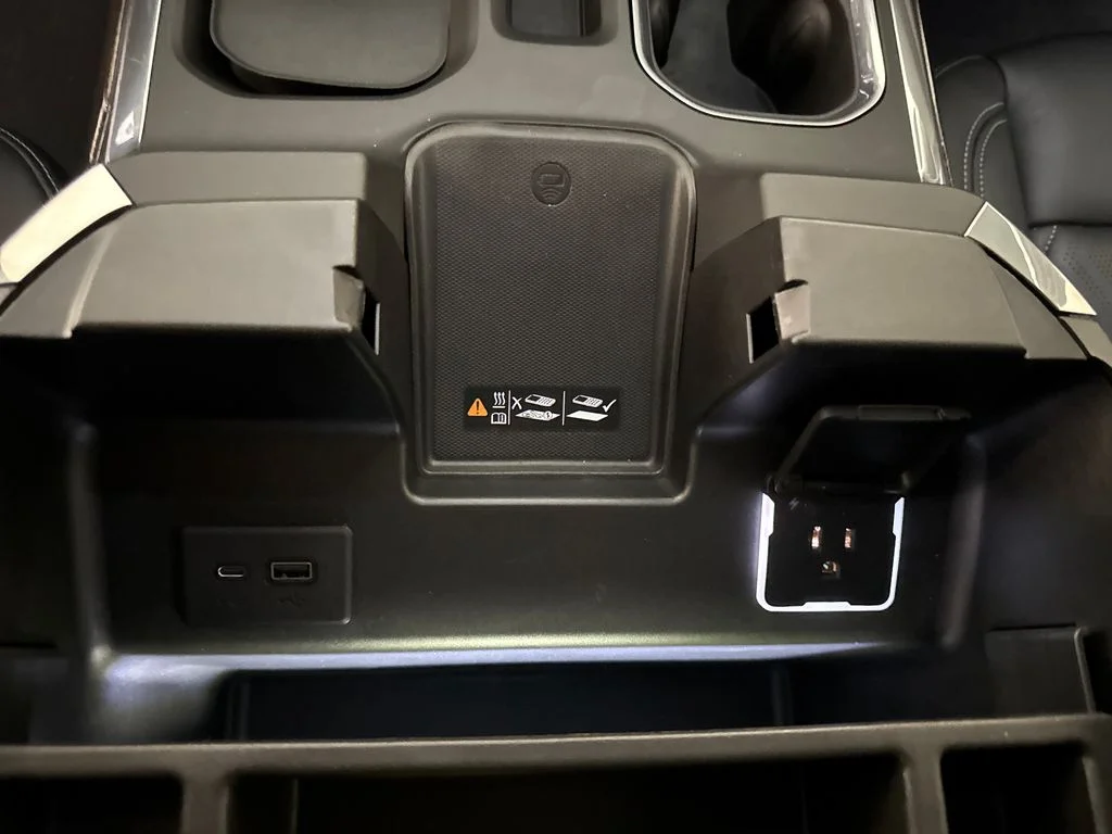 Used 2022  GMC Elevation image 25