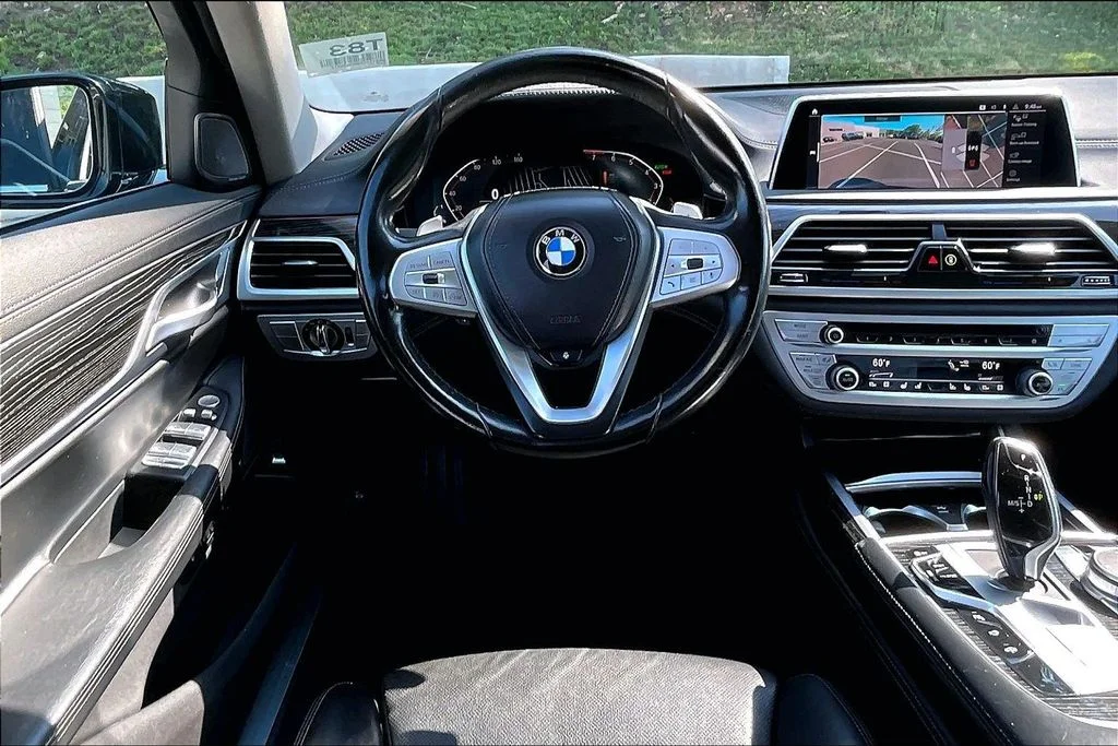 Used 2022 Black BMW 740i image 5