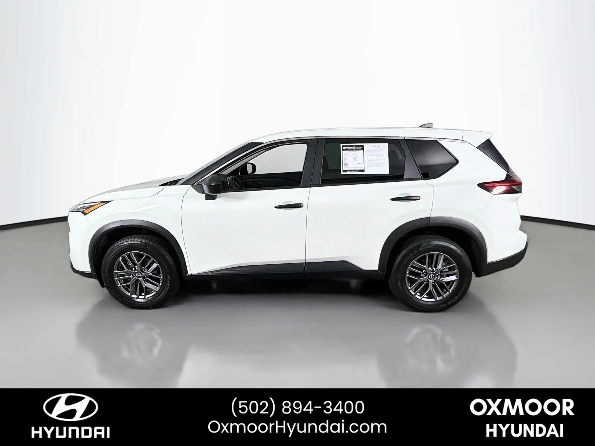 Used 2024 Glacier White Nissan S image 4