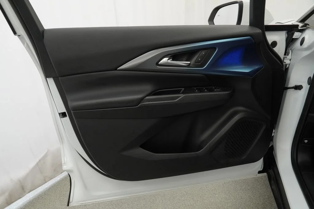 New 2026 Summit White Chevrolet LT image 21