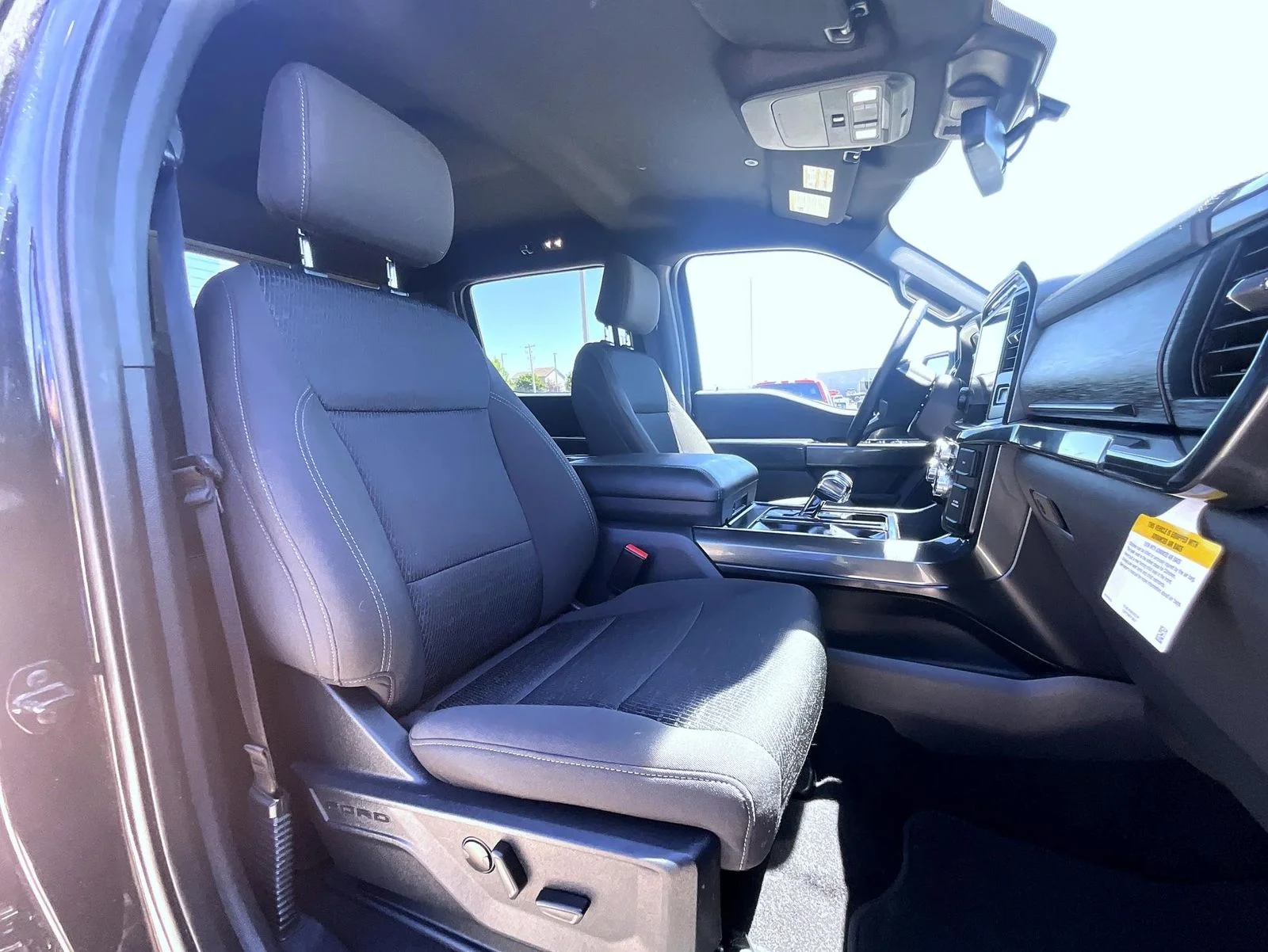 Used 2023 Black Ford XLT image 16