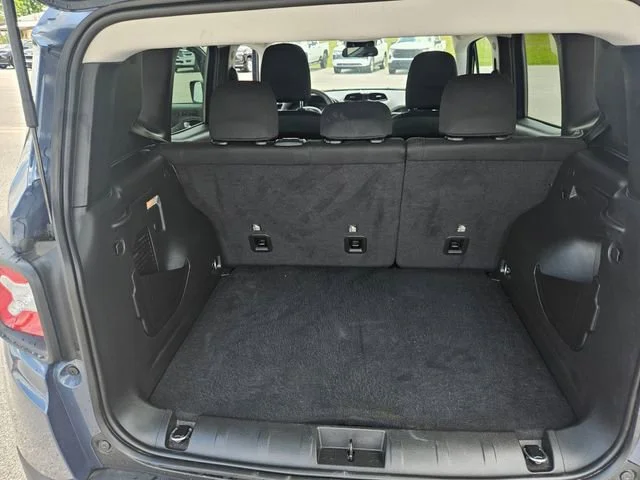 Used 2023 Blue Jeep Upland image 23