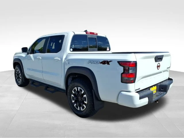 Used 2022 White Nissan PRO-4X image 8