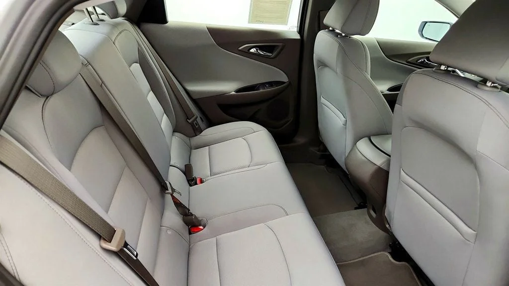 Used 2022 Silver Ice Metallic Chevrolet 4dr Sedan FL w/ Driver Confidence Pkg image 22