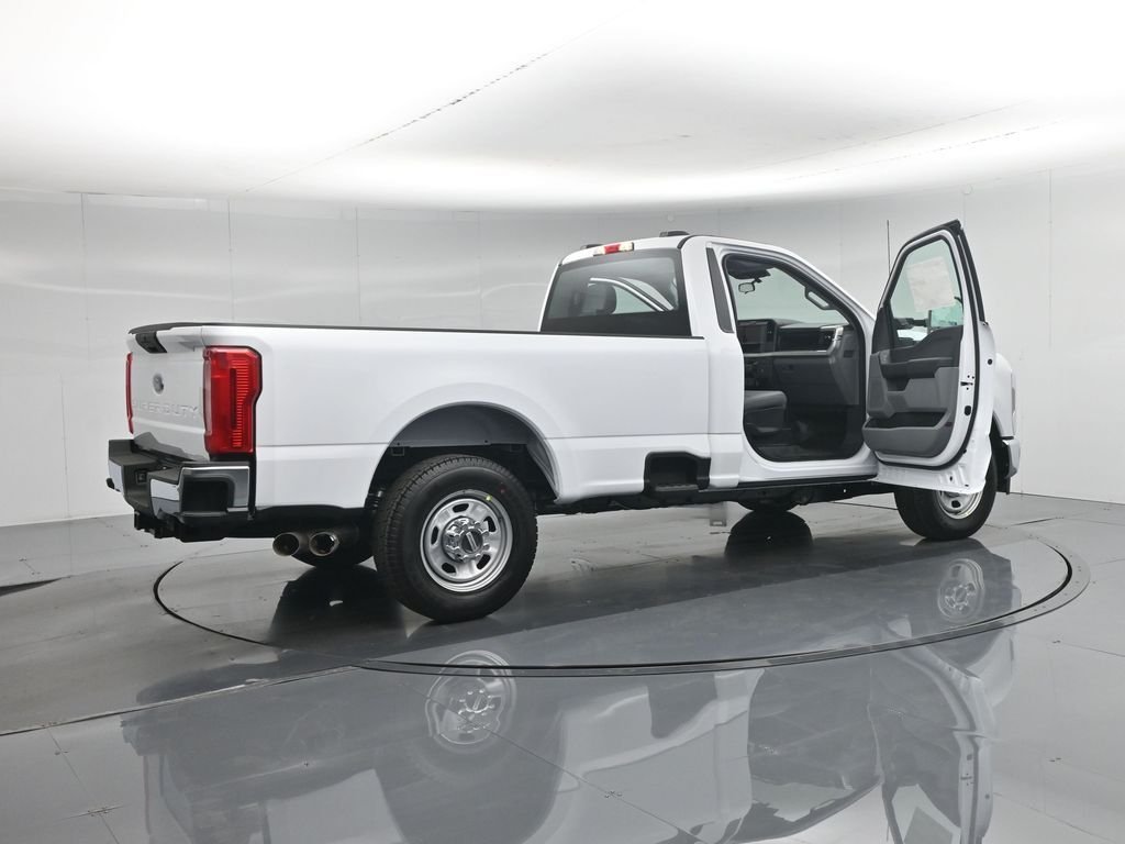 New 2026 Oxford White Ford XL image 5