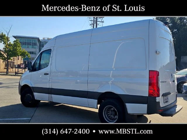 Used 2021 White Mercedes-Benz Crew 144 in. WB image 4