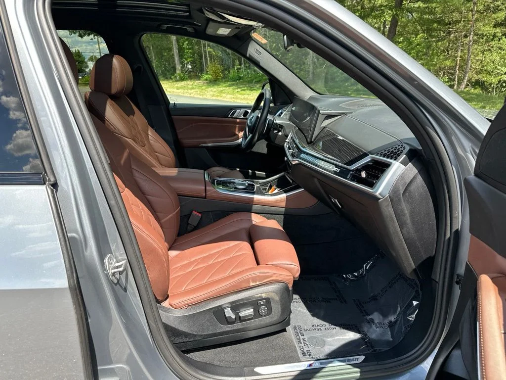 Certified Used 2024 Skyscraper Grey Metallic BMW xDrive40i image 21