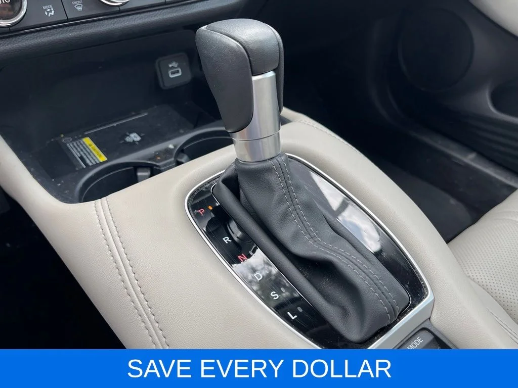 Used 2024 White Honda EX-L image 12