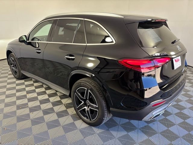New 2026 Black Mercedes-Benz GLC 300 image 5