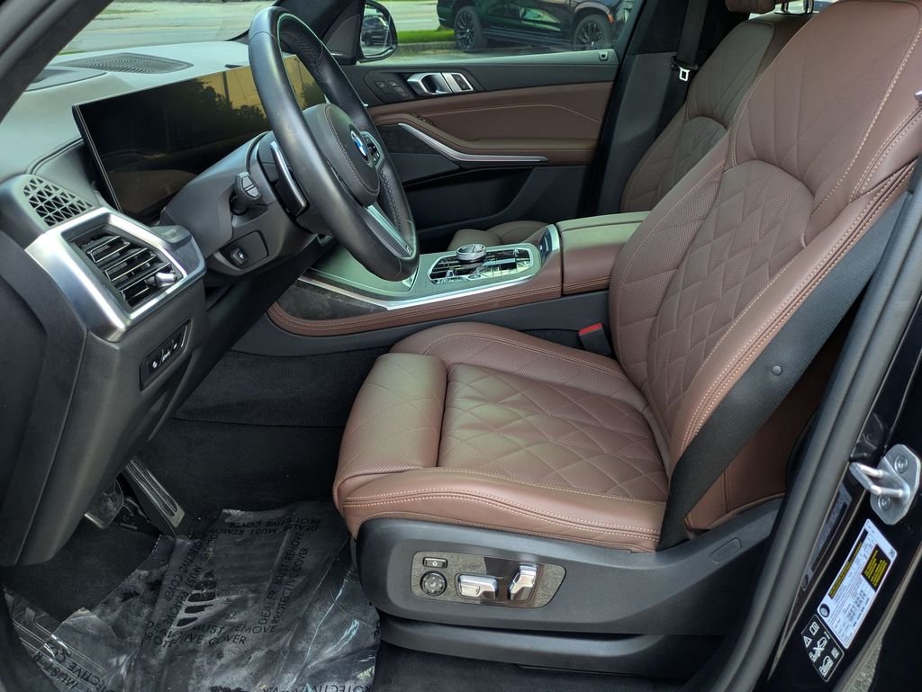 Used 2026 Black BMW xDrive40i image 12